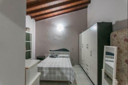 Casa à venda com 242m², 3 quartos e 3 vagasSuíte 2
