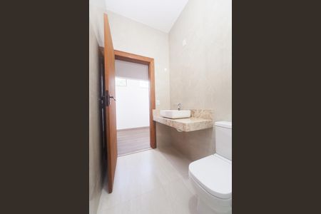 Casa de condomínio à venda com 236m², 3 quartos e 3 vagas Casa de condomínio à venda com 236m², 3 quartos e 3 vagasBanheiro Social