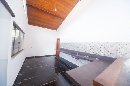 Casa de condomínio à venda com 236m², 3 quartos e 3 vagas Casa de condomínio à venda com 236m², 3 quartos e 3 vagasCozinha