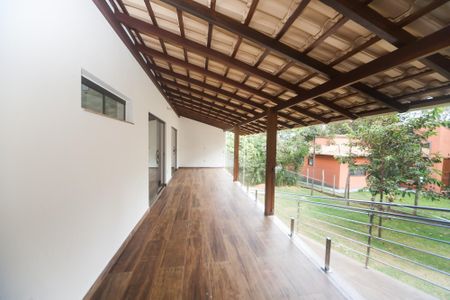 Casa de condomínio à venda com 236m², 3 quartos e 3 vagas Casa de condomínio à venda com 236m², 3 quartos e 3 vagasVaranda