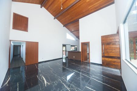 sala de casa de condomínio à venda com 3 quartos, 236m² em Casa Branca, Brumadinho
