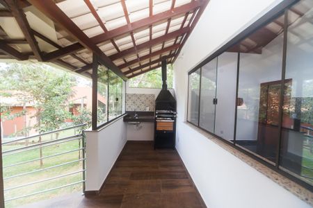 Casa de condomínio à venda com 236m², 3 quartos e 3 vagas Casa de condomínio à venda com 236m², 3 quartos e 3 vagasVaranda / churrasqueira
