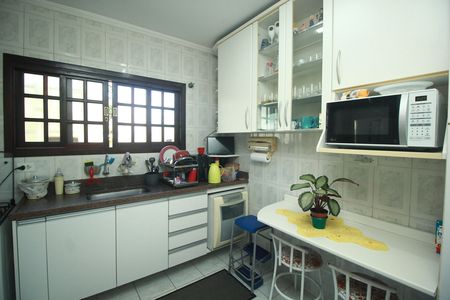 Casa à venda com 120m², 3 quartos e 3 vagas Casa à venda com 120m², 3 quartos e 3 vagasCozinha