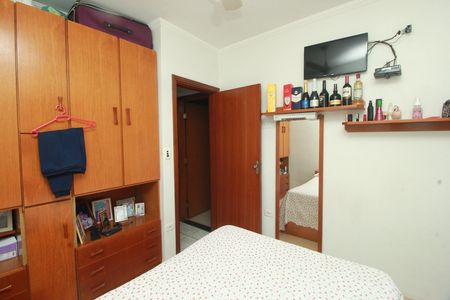 Casa à venda com 120m², 3 quartos e 3 vagas Casa à venda com 120m², 3 quartos e 3 vagasQuarto 2