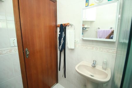 Casa à venda com 120m², 3 quartos e 3 vagas Casa à venda com 120m², 3 quartos e 3 vagasBanheiro