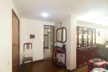Apartamento para alugar com 178m², 3 quartos e 2 vagas Apartamento para alugar com 178m², 3 quartos e 2 vagasCorredor