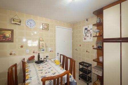 Apartamento para alugar com 178m², 3 quartos e 2 vagas Apartamento para alugar com 178m², 3 quartos e 2 vagasCozinha e Área de Serviço