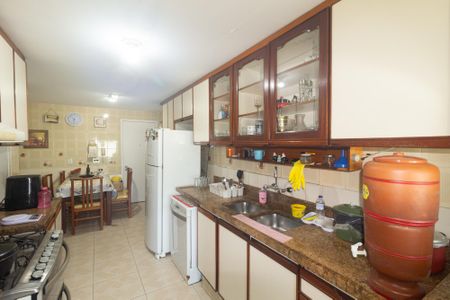 Apartamento para alugar com 178m², 3 quartos e 2 vagas Apartamento para alugar com 178m², 3 quartos e 2 vagasCozinha e Área de Serviço