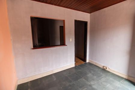 Casa para alugar com 42m², 1 quarto e sem vaga Casa para alugar com 42m², 1 quarto e sem vagaSala