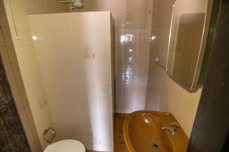 Banheiro de casa para alugar com 1 quarto, 42m² em Badu, Niterói