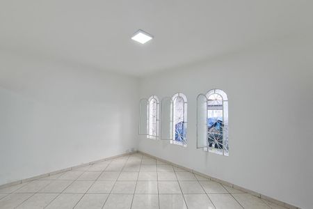 Casa à venda com 160m², 2 quartos e 2 vagas Casa à venda com 160m², 2 quartos e 2 vagasSala