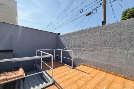 Casa à venda com 160m², 2 quartos e 2 vagas Casa à venda com 160m², 2 quartos e 2 vagasQuintal