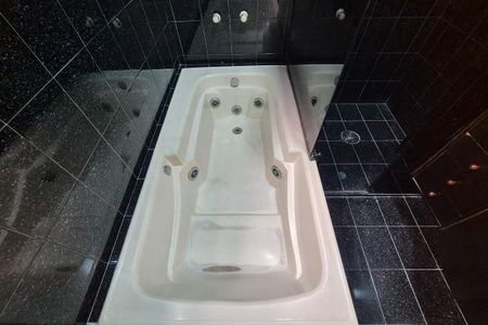 Casa à venda com 160m², 2 quartos e 2 vagas Casa à venda com 160m², 2 quartos e 2 vagasBanheiro da Suíte