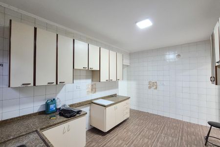 Casa à venda com 160m², 2 quartos e 2 vagas Casa à venda com 160m², 2 quartos e 2 vagasCozinha