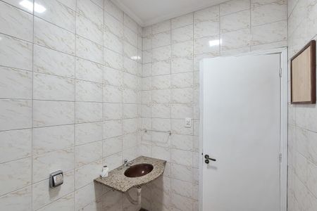 Casa à venda com 160m², 2 quartos e 2 vagas Casa à venda com 160m², 2 quartos e 2 vagasBanheiro Social