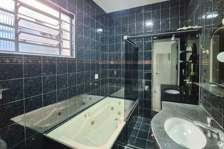 Casa à venda com 160m², 2 quartos e 2 vagas Casa à venda com 160m², 2 quartos e 2 vagasBanheiro da Suíte