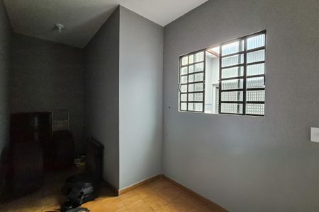 Casa à venda com 160m², 2 quartos e 2 vagas Casa à venda com 160m², 2 quartos e 2 vagasQuarto de Serviço