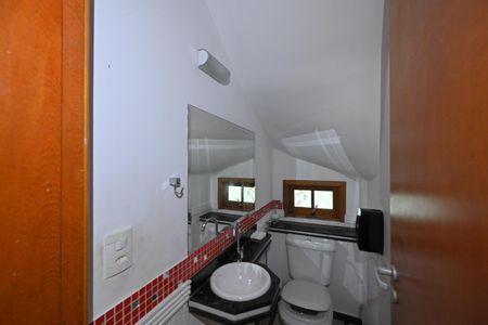 Lavabo de casa para alugar com 4 quartos, 176m² em Vila do Bosque, São Paulo