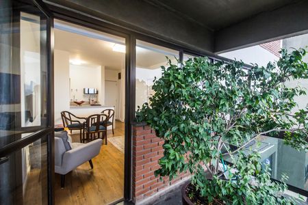 Apartamento à venda com 56m², 1 quarto e 1 vaga Apartamento à venda com 56m², 1 quarto e 1 vagaVaranda