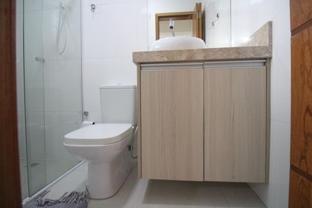 Banheiro 2 de casa para alugar com 2 quartos, 100m² em Cidade Satelite Santa Barbara, São Paulo