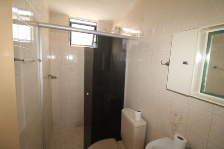 Apartamento para alugar com 55m², 2 quartos e sem vagaBanheiro
