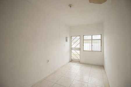 Sala de casa para alugar com 2 quartos, 60m² em Colubandê, São Gonçalo