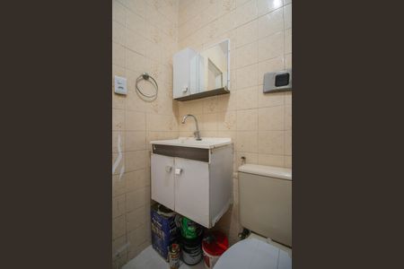 Casa para alugar com 60m², 2 quartos e 1 vaga Casa para alugar com 60m², 2 quartos e 1 vagaBanheiro