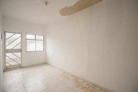 Sala de casa para alugar com 2 quartos, 60m² em Colubandê, São Gonçalo