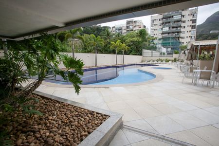 Apartamento para alugar com 75m², 3 quartos e 1 vagaÁrea comum - Piscina