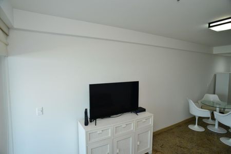 Sala de apartamento para alugar com 1 quarto, 50m² em Barra da Tijuca, Rio de Janeiro