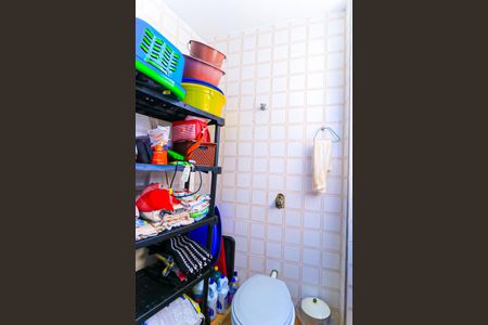 Apartamento à venda com 75m², 2 quartos e 1 vaga Apartamento à venda com 75m², 2 quartos e 1 vagaBanheiro de serviço