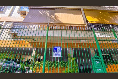 Apartamento à venda com 75m², 2 quartos e 1 vaga Apartamento à venda com 75m², 2 quartos e 1 vagaFachada do Prédio com placa