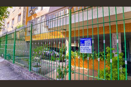 Apartamento à venda com 75m², 2 quartos e 1 vaga Apartamento à venda com 75m², 2 quartos e 1 vagaFachada do Prédio com placa