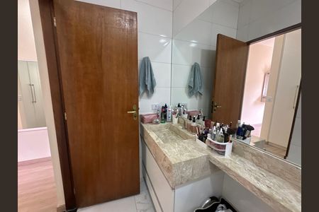 Casa de condomínio à venda com 118m², 2 quartos e 2 vagas Casa de condomínio à venda com 118m², 2 quartos e 2 vagasBanheiro da Suíte 2