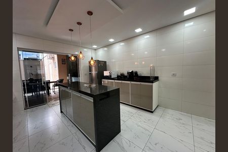 Casa de condomínio à venda com 118m², 2 quartos e 2 vagas Casa de condomínio à venda com 118m², 2 quartos e 2 vagasCozinha