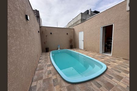 Casa de condomínio à venda com 118m², 2 quartos e 2 vagas Casa de condomínio à venda com 118m², 2 quartos e 2 vagasPiscina