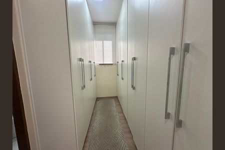 Casa de condomínio à venda com 118m², 2 quartos e 2 vagas Casa de condomínio à venda com 118m², 2 quartos e 2 vagasCloset da suíte 2