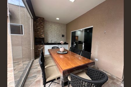 Casa de condomínio à venda com 118m², 2 quartos e 2 vagas Casa de condomínio à venda com 118m², 2 quartos e 2 vagasChurrasqueira