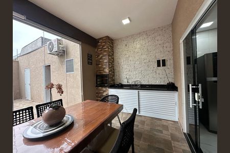 Casa de condomínio à venda com 118m², 2 quartos e 2 vagas Casa de condomínio à venda com 118m², 2 quartos e 2 vagasChurrasqueira