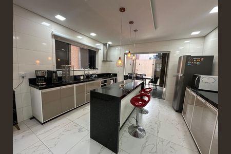 Casa de condomínio à venda com 118m², 2 quartos e 2 vagas Casa de condomínio à venda com 118m², 2 quartos e 2 vagasCozinha