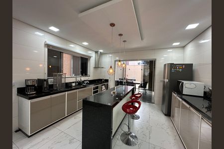 Casa de condomínio à venda com 118m², 2 quartos e 2 vagas Casa de condomínio à venda com 118m², 2 quartos e 2 vagasCozinha