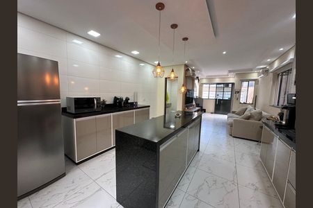 Casa de condomínio à venda com 118m², 2 quartos e 2 vagas Casa de condomínio à venda com 118m², 2 quartos e 2 vagasCozinha