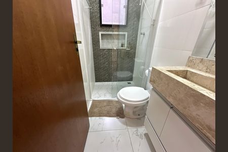 Casa de condomínio à venda com 118m², 2 quartos e 2 vagas Casa de condomínio à venda com 118m², 2 quartos e 2 vagasBanheiro da Suíte 1