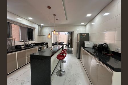Casa de condomínio à venda com 118m², 2 quartos e 2 vagas Casa de condomínio à venda com 118m², 2 quartos e 2 vagasCozinha