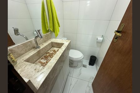 Casa de condomínio à venda com 118m², 2 quartos e 2 vagas Casa de condomínio à venda com 118m², 2 quartos e 2 vagasLavabo