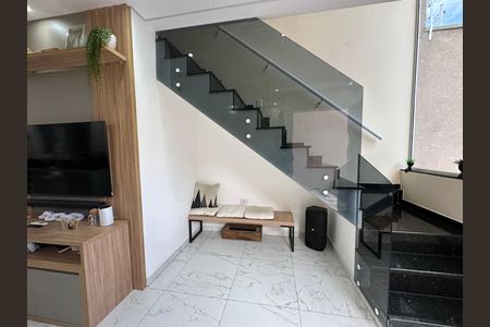 Casa de condomínio à venda com 118m², 2 quartos e 2 vagas Casa de condomínio à venda com 118m², 2 quartos e 2 vagasSala