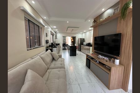 Casa de condomínio à venda com 118m², 2 quartos e 2 vagas Casa de condomínio à venda com 118m², 2 quartos e 2 vagasSala