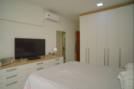 Apartamento à venda com 104m², 3 quartos e 2 vagasQuarto 3