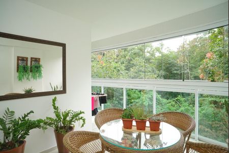 Apartamento à venda com 104m², 3 quartos e 2 vagasVaranda