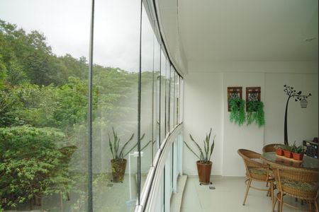 Apartamento à venda com 104m², 3 quartos e 2 vagasVaranda